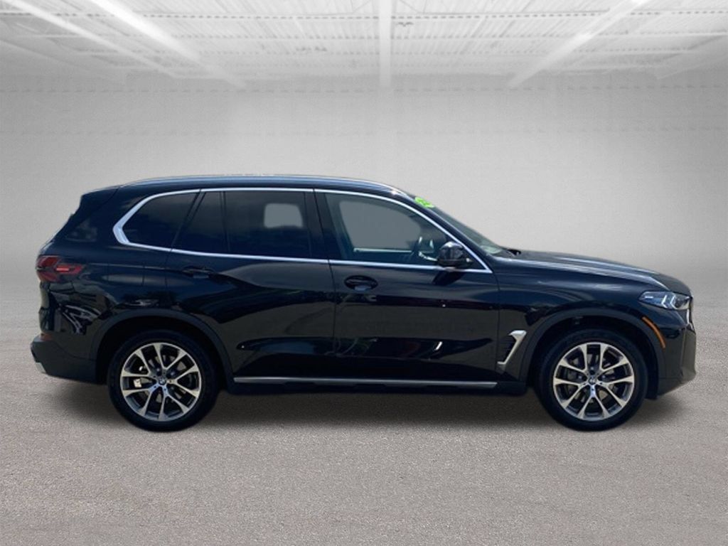 Used 2025 BMW X5 xDrive40i w/ Climate Comfort Package AWD/4WD image 7