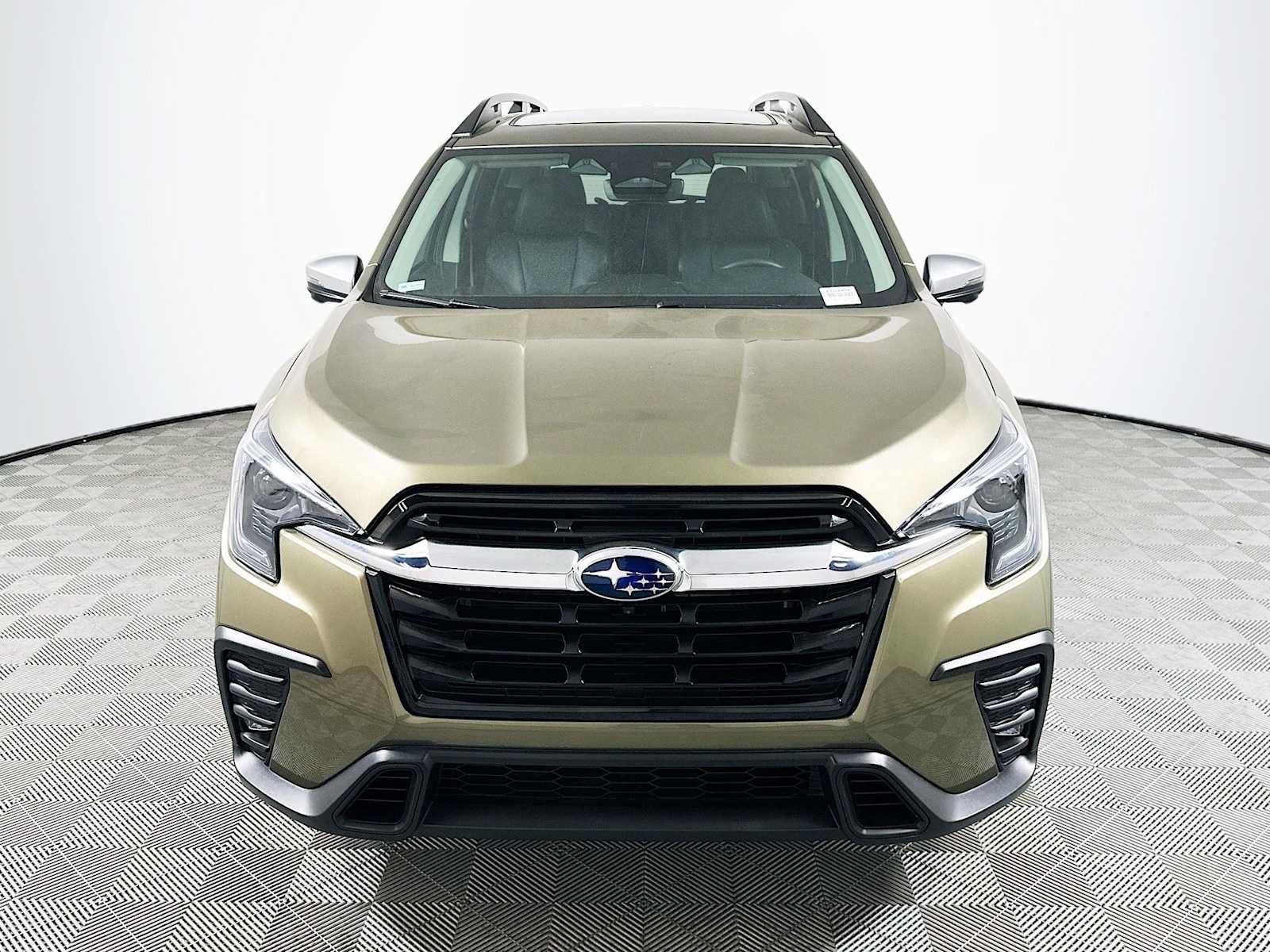 Used 2023 Subaru Ascent Limited w/ Technology Package AWD/4WD image 2