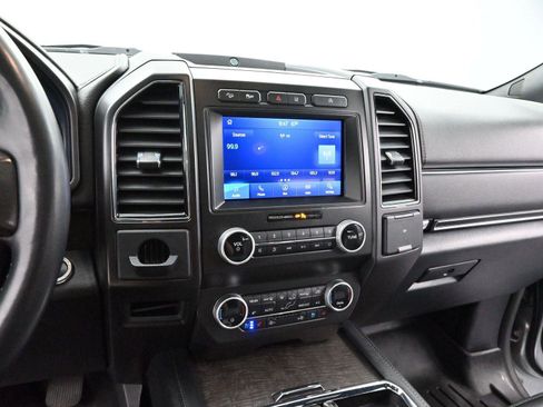 Used 2021 Ford Expedition Limited image 18