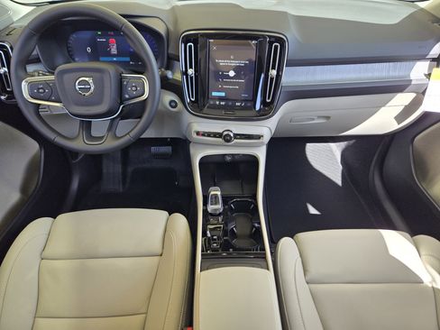 New 2026 Volvo XC40 B5 Plus w/ Protection Package Premier image 28