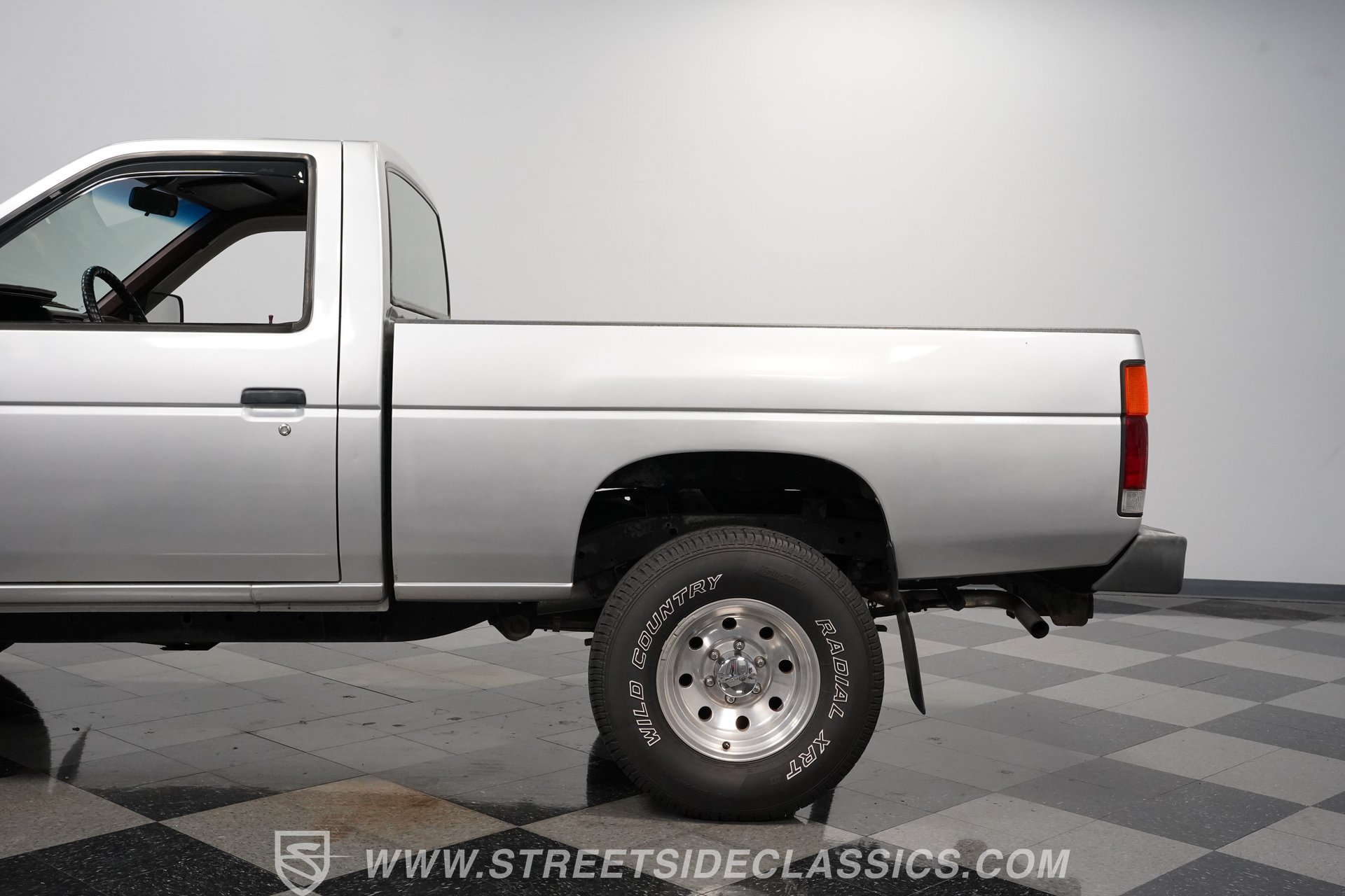 Used 1990 Nissan Pickup 4x4 Regular Cab image 25