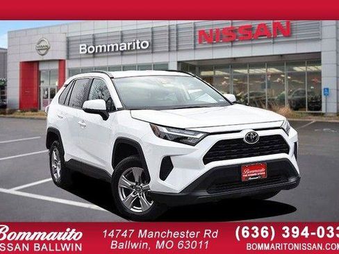 Used 2025 Toyota RAV4 XLE image 1