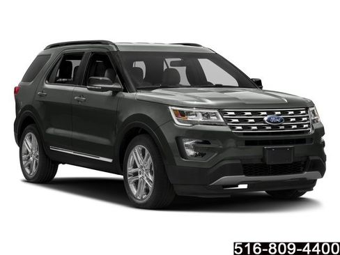 Used 2017 Ford Explorer XLT w/ Equipment Group 202A AWD/4WD image 7