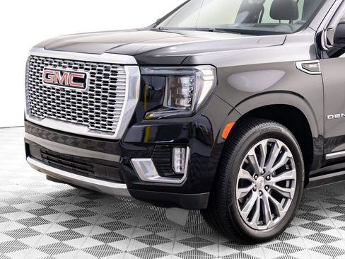 Used 2022 GMC Yukon Denali w/ Denali Premium Package image 38