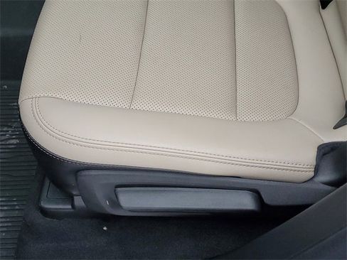 Certified 2022 Ford Escape Titanium w/ Class II Trailer Tow Package image 26