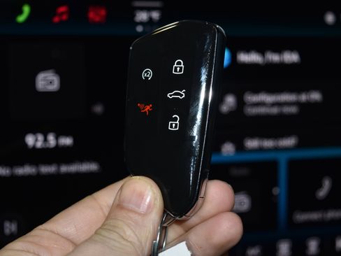 New 2026 Volkswagen Tiguan SE R-Line image 13