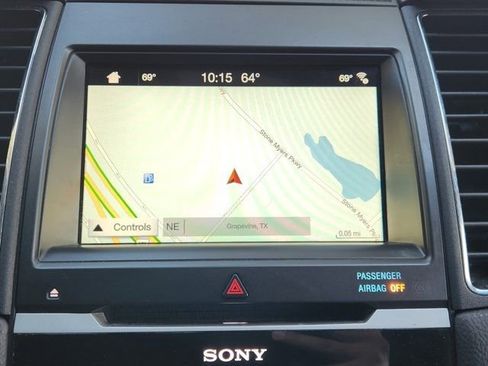 Used 2018 Ford Taurus SHO image 5