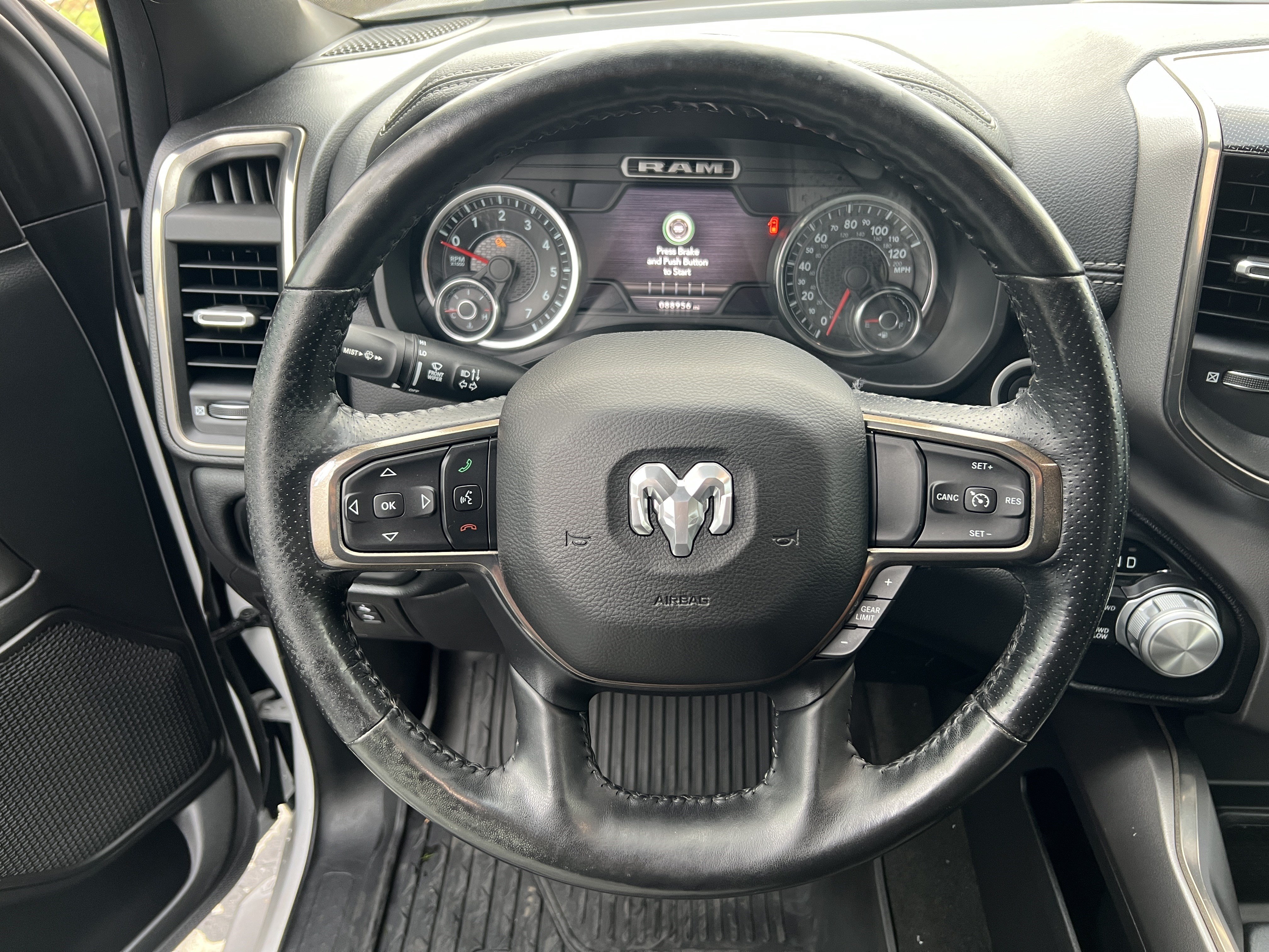 Used 2020 RAM 1500 Sport w/ Level 2 Equipment Goup w/2_L AWD/4WD image 22