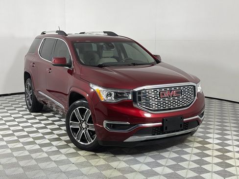 Used 2017 GMC Acadia Denali w/ Technology Package FWD image 2