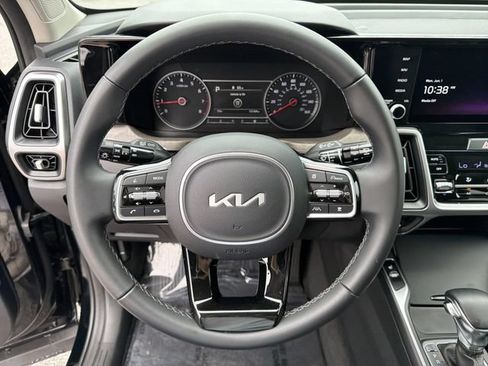 Used 2023 Kia Sorento EX w/ Panoramic Sunroof Package FWD image 24