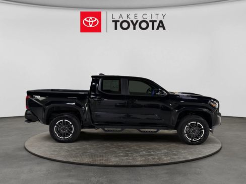 Used 2024 Toyota Tacoma TRD Sport w/ TRD Sport Upgrade Package AWD/4WD image 11