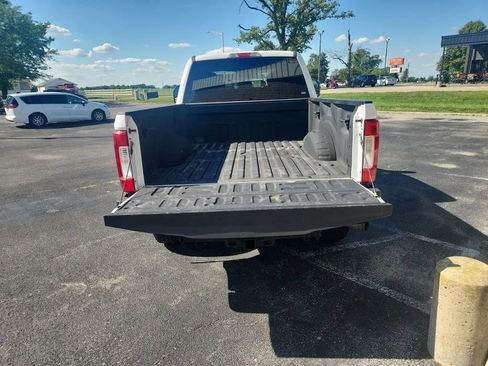 Used 2017 Ford F250 XLT AWD/4WD image 5