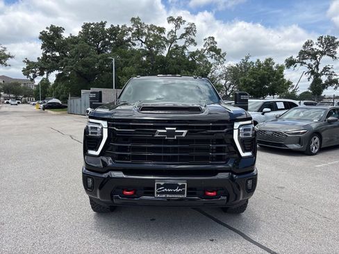 Used 2025 Chevrolet Silverado 2500 LTZ w/ LTZ Plus Package AWD/4WD image 2