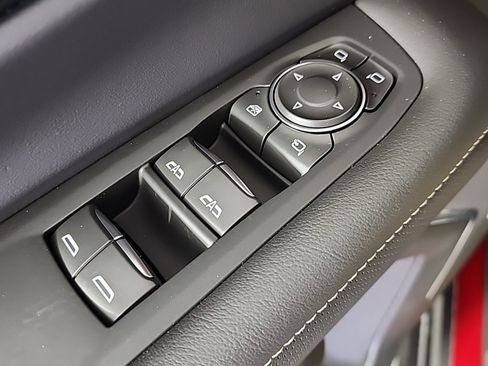 New 2025 Chevrolet Suburban Premier image 42