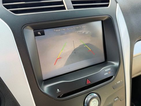 Used 2014 Ford Explorer XLT w/ Equipment Group 202A image 19