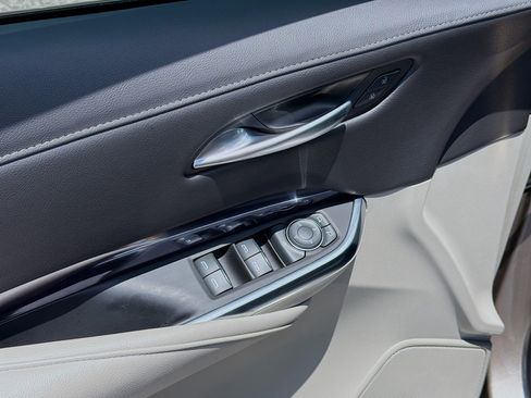 Used 2023 Cadillac XT4 Luxury w/ Cold Weather Package FWD image 22