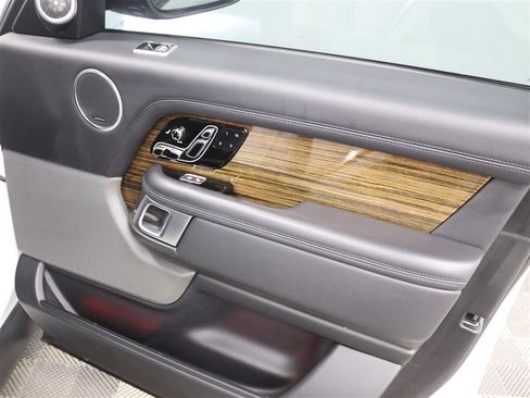 Used 2018 Land Rover Range Rover Supercharged AWD/4WD image 38