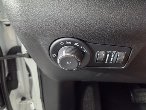 Used 2025 Jeep Compass Latitude w/ Altitude Special Edition AWD/4WD image 19