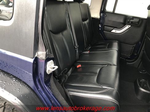 Used 2013 Jeep Wrangler Unlimited Sahara AWD/4WD image 24