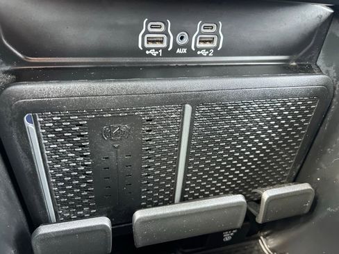 Used 2025 RAM 1500 Laramie AWD/4WD image 48