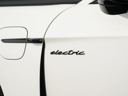 Certified 2026 Porsche Taycan AWD/4WD image 12
