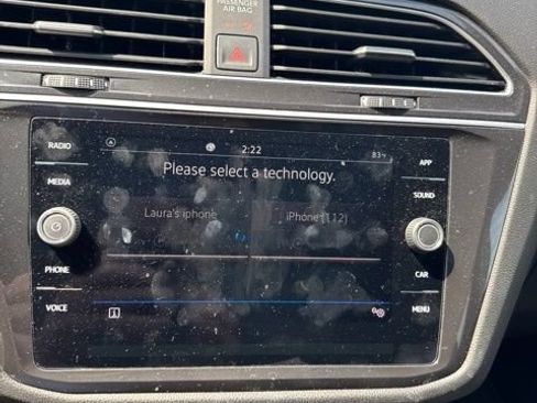 Used 2023 Volkswagen Tiguan SE w/ Panoramic Sunroof Package FWD image 10