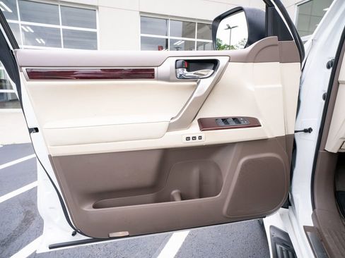 Used 2017 Lexus GX 460 Premium AWD/4WD image 25