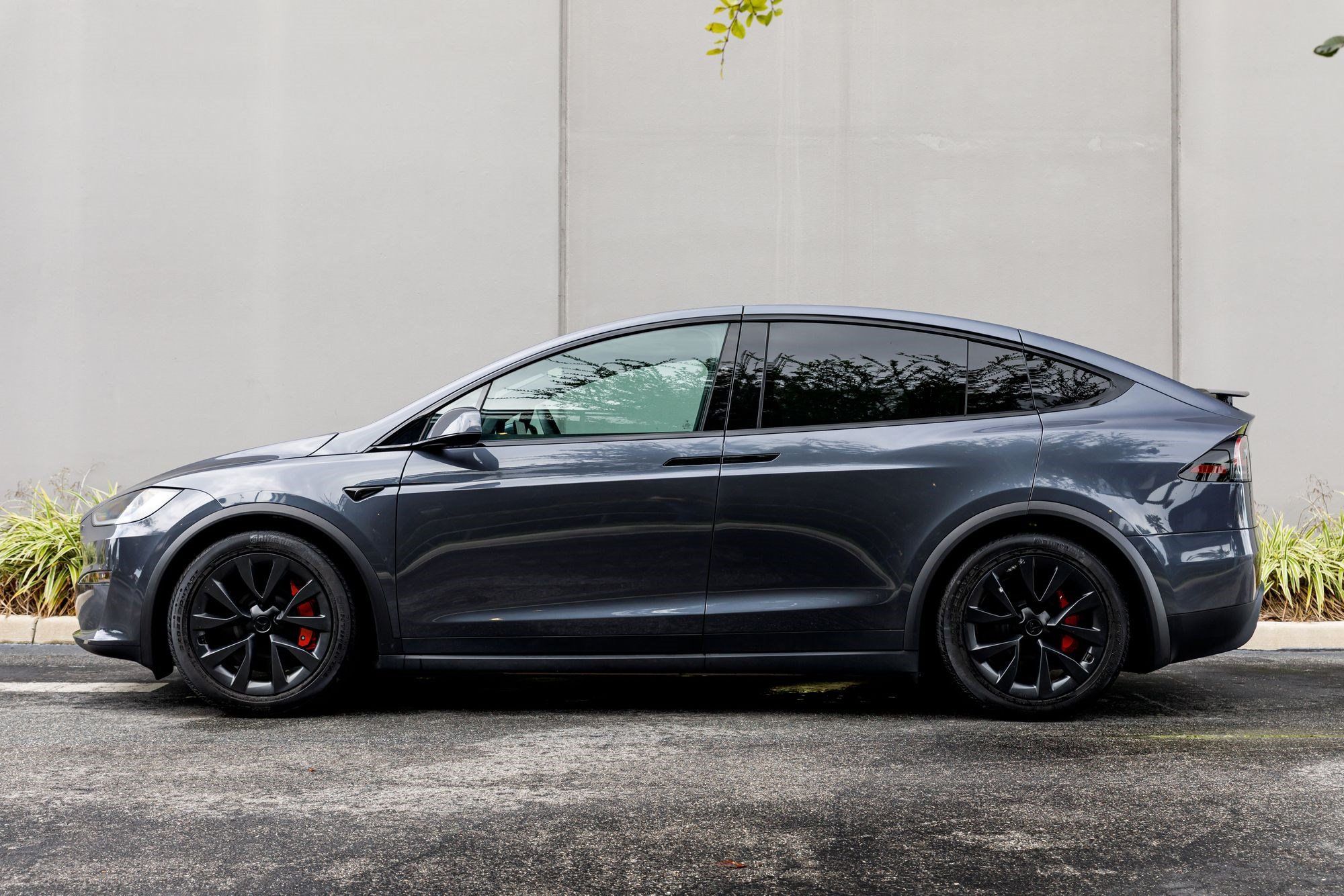 Used 2023 Tesla Model X Plaid AWD/4WD image 2
