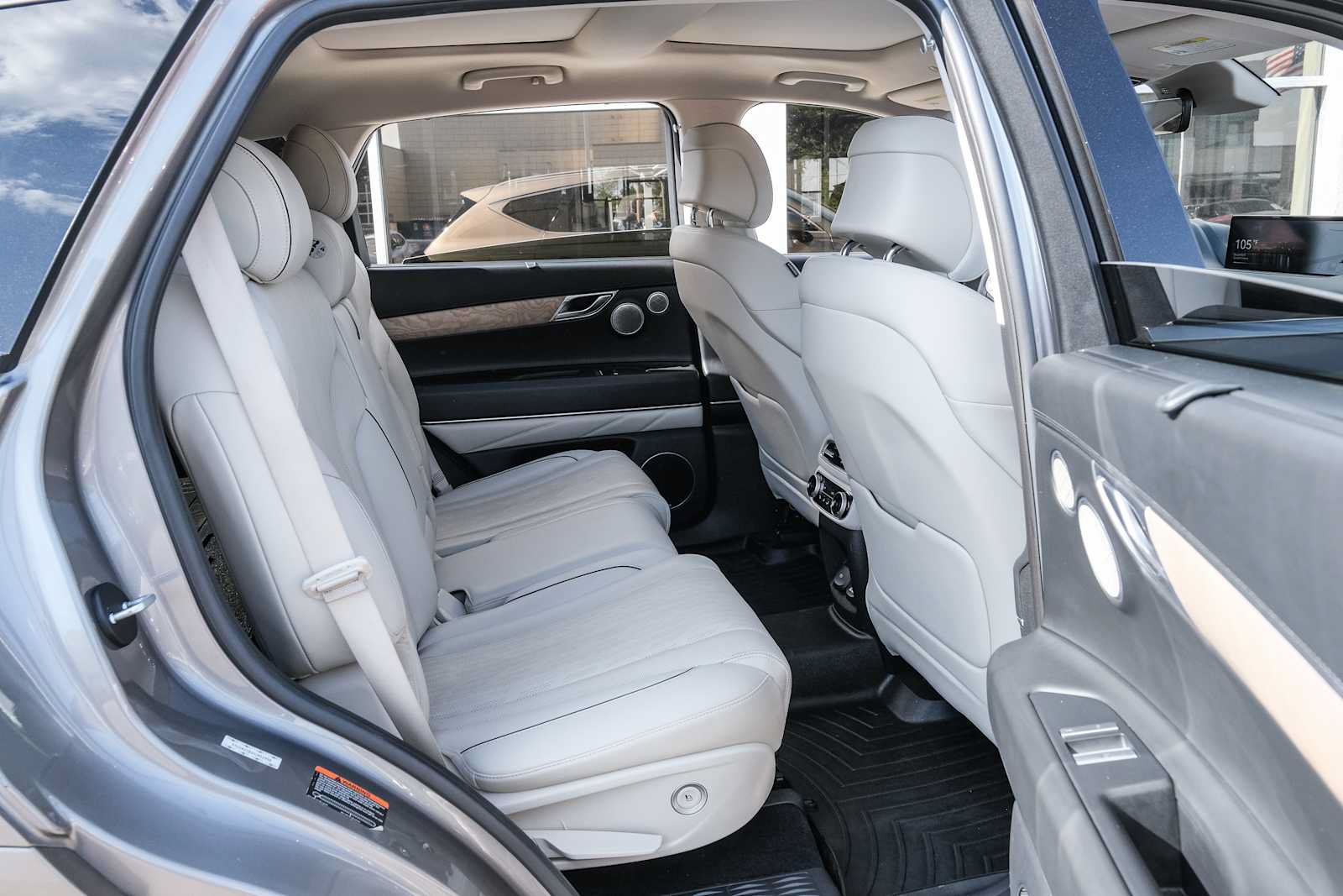 Used 2021 Genesis GV80 2.5T w/ Prestige Package 04 AWD/4WD image 32