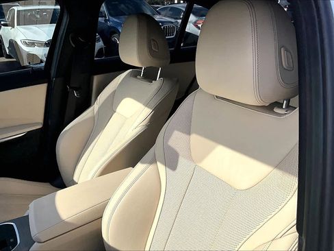 Used 2025 BMW 330i Sedan w/ Convenience Package image 6