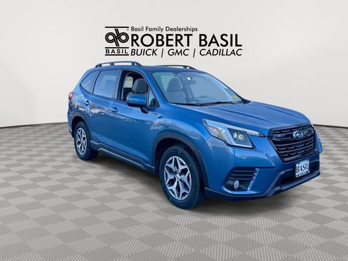 Used 2022 Subaru Forester Premium AWD/4WD image 2