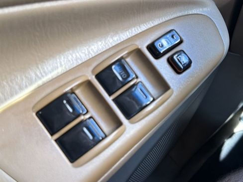 Used 2010 Toyota Tacoma PreRunner image 24