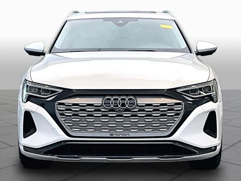 Used 2024 Audi Q8 e-tron Premium Plus w/ Premium Plus Package AWD/4WD image 3