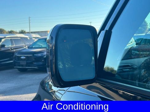 Used 2025 Land Rover Defender 110 S image 16