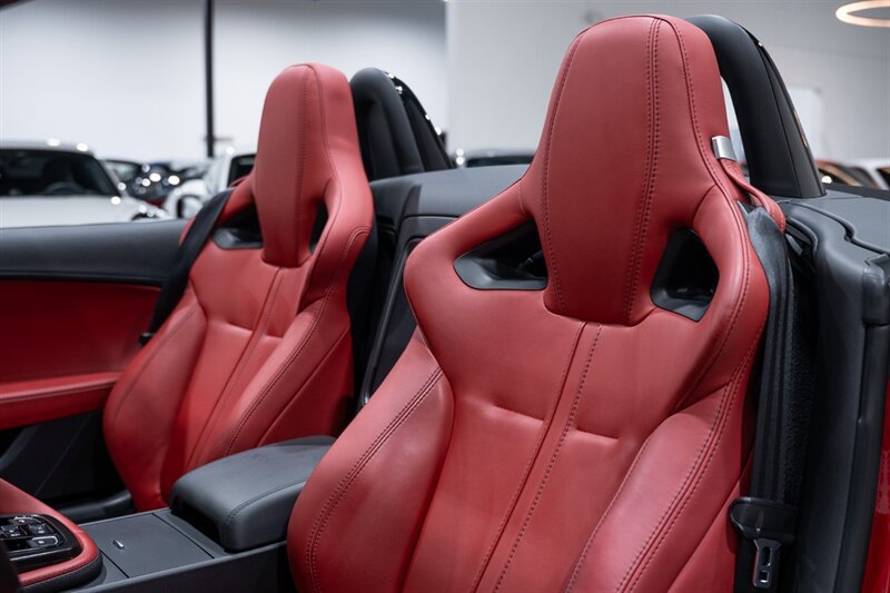 Used 2015 Jaguar F-TYPE S RWD image 24