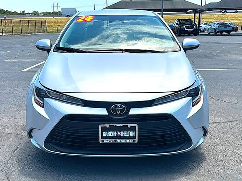 Used 2024 Toyota Corolla LE FWD image 11