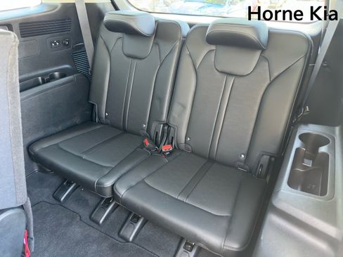 Certified 2024 Kia Sorento S w/ Panoramic Sunroof Package AWD/4WD image 18