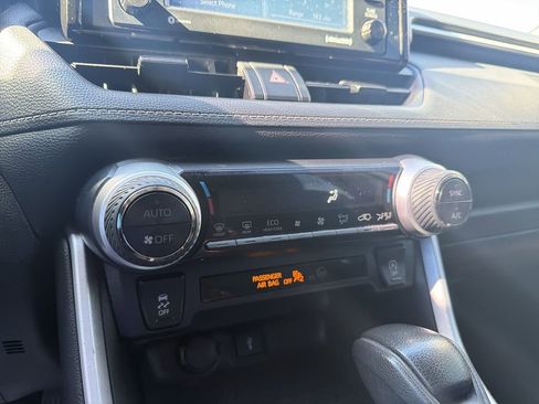 Used 2022 Toyota RAV4 XLE w/ Convenience Package image 23