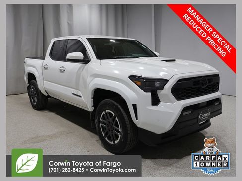 Used 2026 Toyota Tacoma TRD Sport w/ TRD Sport Upgrade Package AWD/4WD image 1