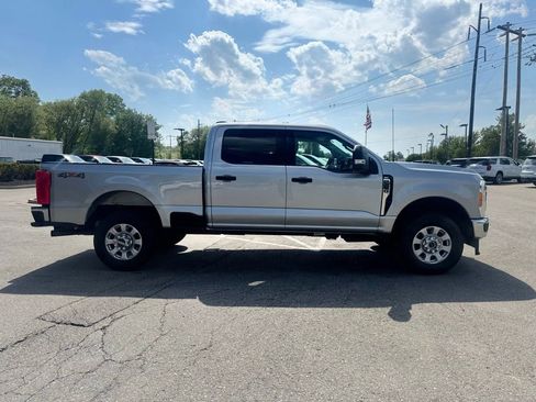 Used 2023 Ford F250 XLT AWD/4WD image 7