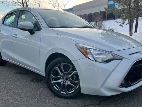 Used 2019 Toyota Yaris LE FWD image 1
