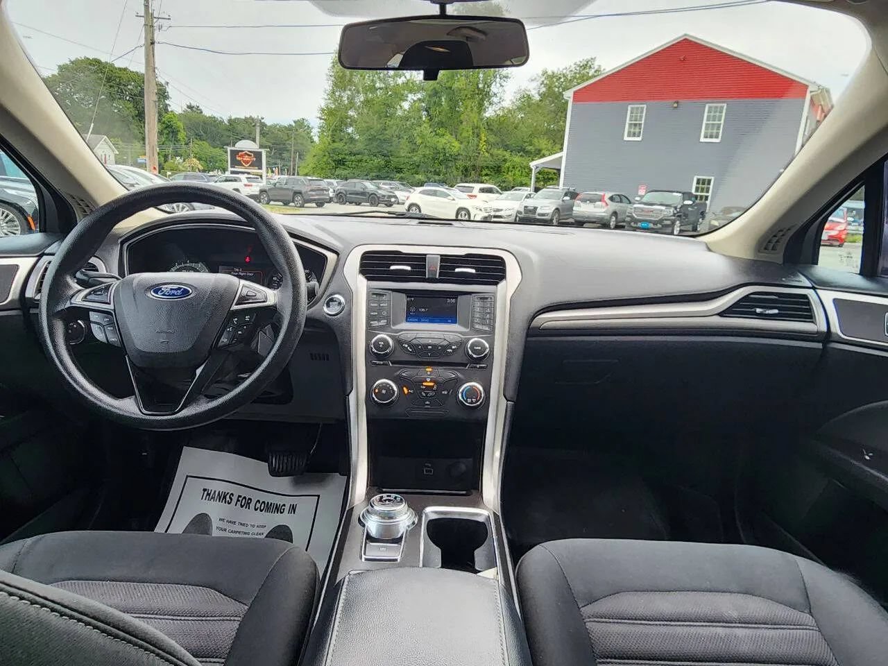 Used 2017 Ford Fusion SE FWD image 15