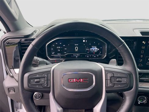 Used 2023 GMC Sierra 1500 SLT image 14
