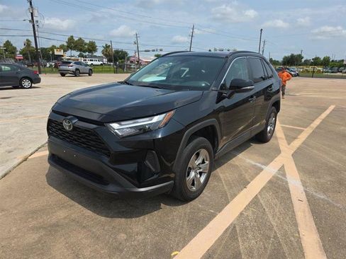 Used 2024 Toyota RAV4 XLE w/ Convenience Package AWD/4WD image 4