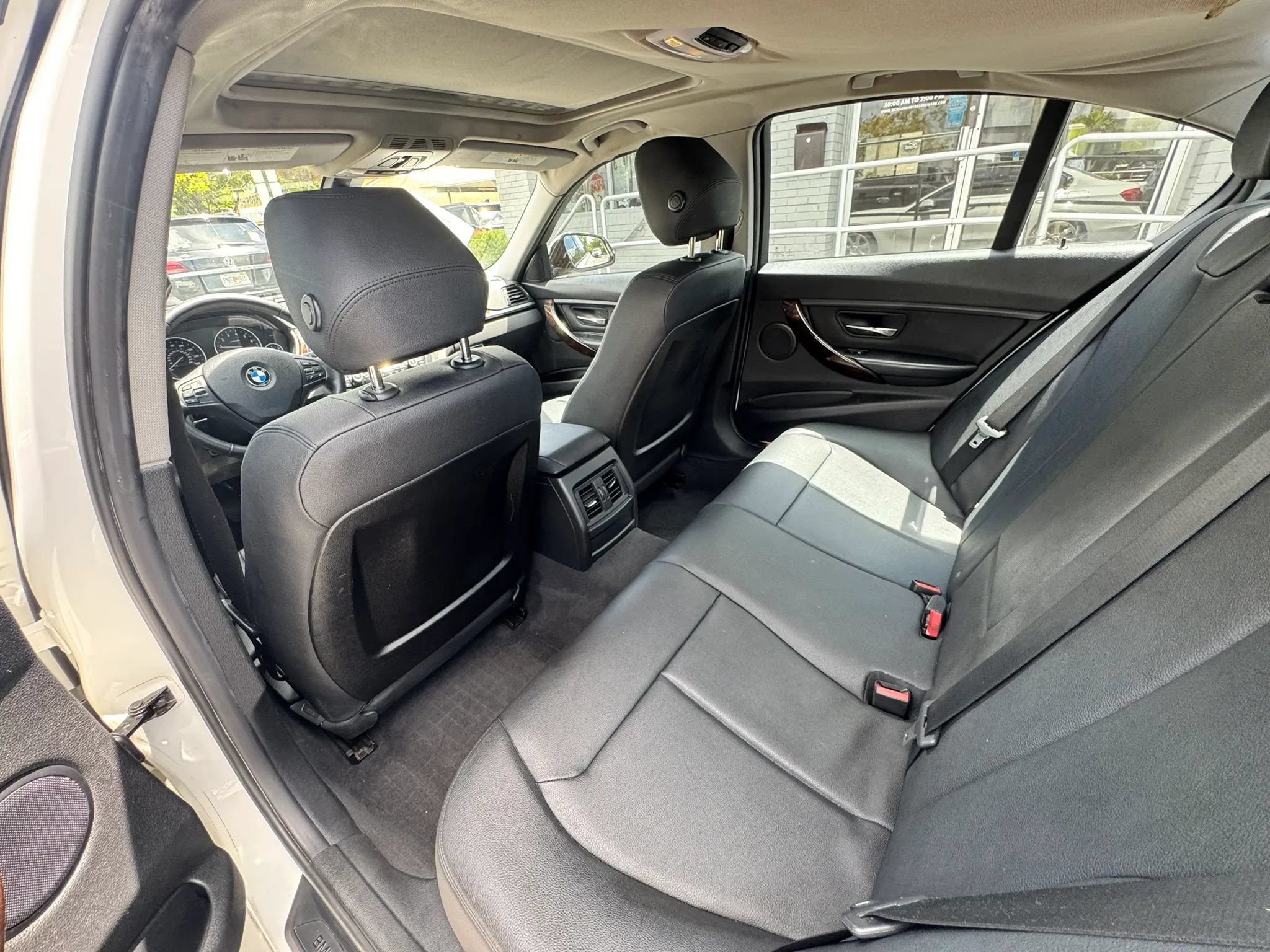 Used 2015 BMW 320i Sedan RWD image 18