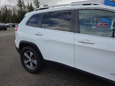 Used 2020 Jeep Cherokee Limited w/ Luxury Group AWD/4WD image 32