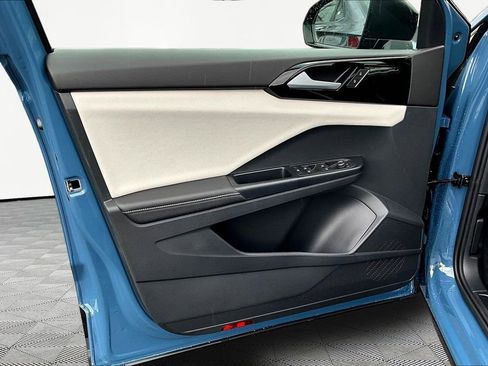 New 2026 Volkswagen Taos S image 19