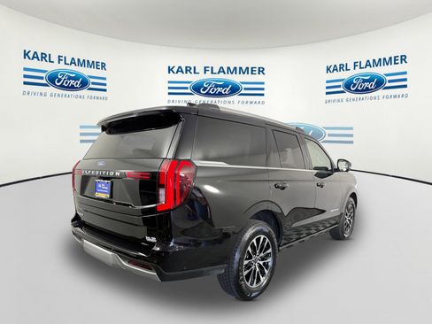 Certified 2025 Ford Expedition Platinum AWD/4WD image 3