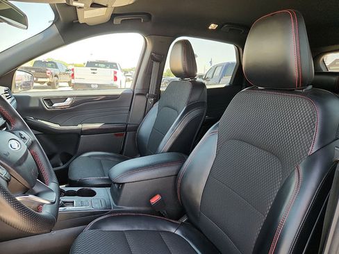 Used 2023 Ford Escape ST-Line FWD image 7