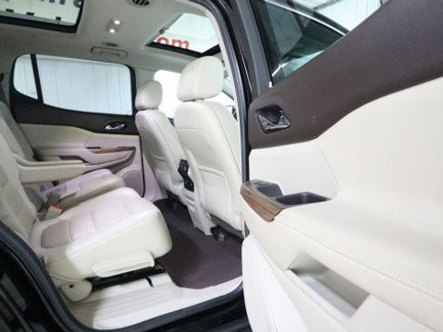 Used 2017 GMC Acadia Denali w/ Technology Package image 11